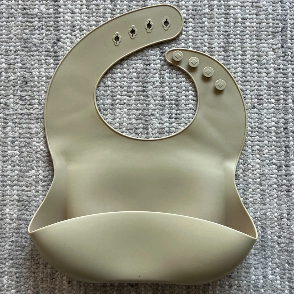 Adjustable Silicone Bibs (Set of 4)
